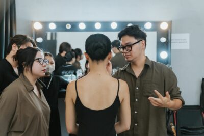 Fashion Week de Paris printemps-été 2027 : les tendances beauté des défilés (maquillage, cheveux, ongles)